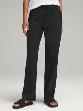Lululemon Luxtreme Mid-Rise Straight-Leg Trouser size M
